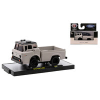 M2 Machines - 1/64 Auto-Trucks Release 72 -1970 Ford C-600 Truck in Mojave Tan Gloss and Gloss Black Top